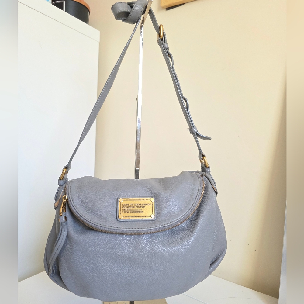 Marc Jacobs Gray Pebbled Leather Shoulder Bag with Gold Plaque